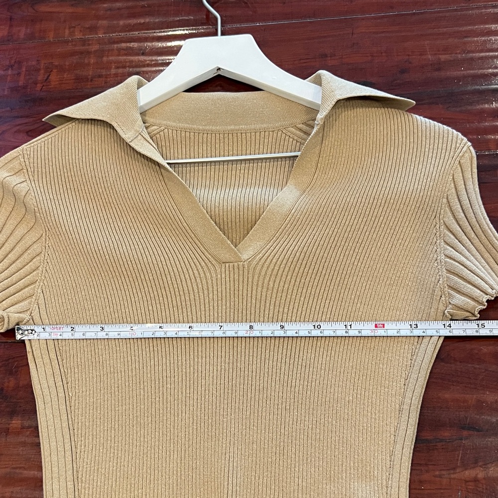 Burberry Stretchy Ribbed Knit Top (Excellent Condition) - Picture 14 of 16